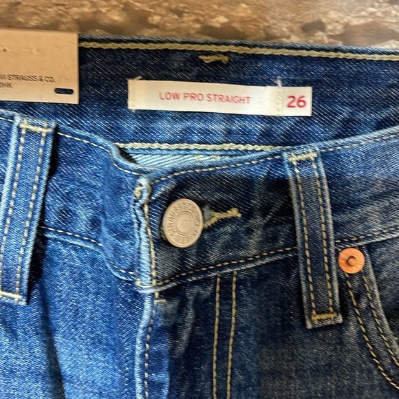 🆕 Levi’s Low Pro Women’s Jeans - Picture 4 of 13